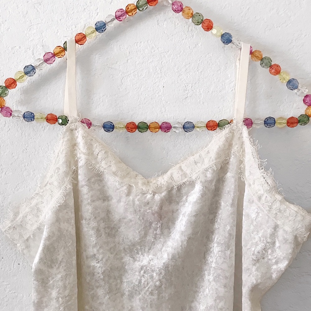 Off White Velvet Tank Top w/ Lace Trimming 🐚